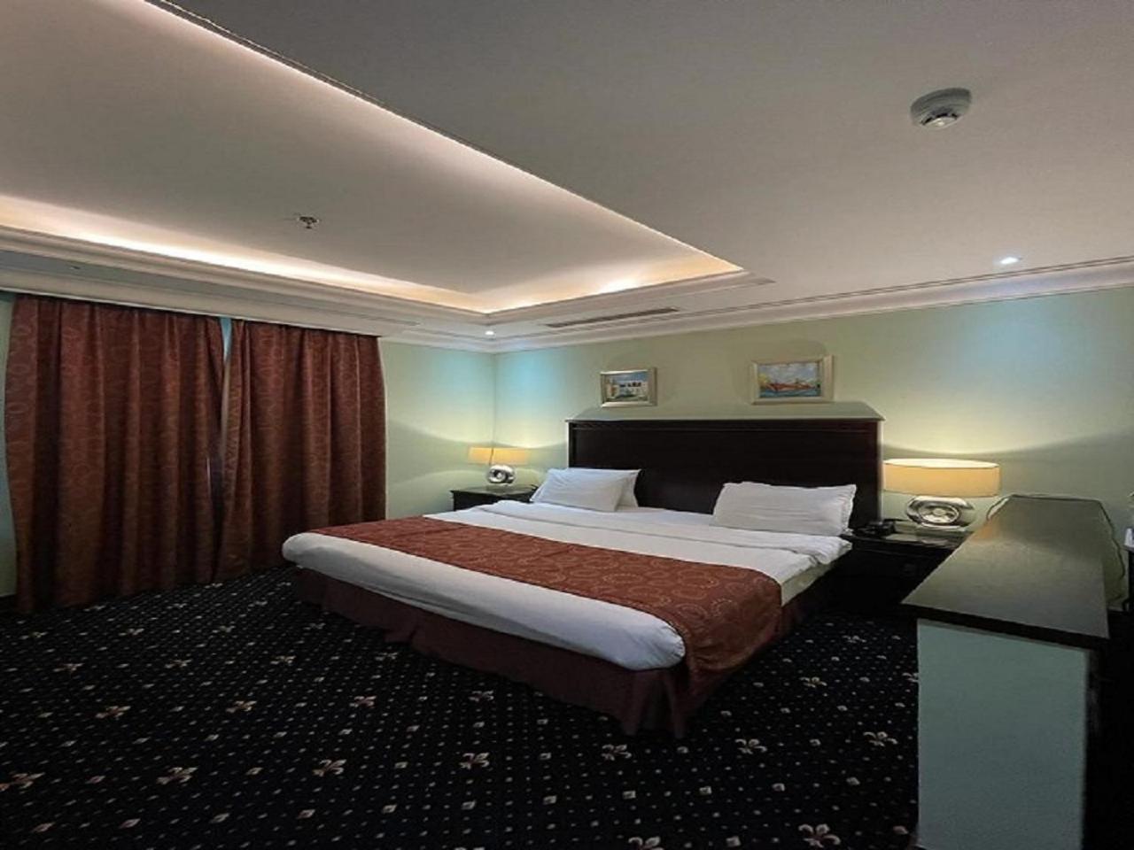 Tourist Hotel Доха Экстерьер фото
